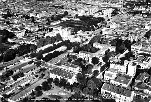 SIDI-BEL-ABBES - VUE PANORAMIQUE SUR LE BD DE VERDUN ET LE MONUMENT AUX MORTS